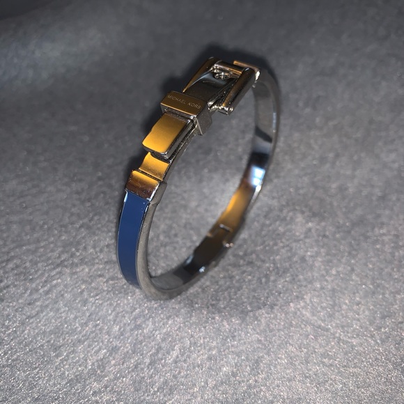 Michael Kors Buckle Bracelet - Picture 1 of 4